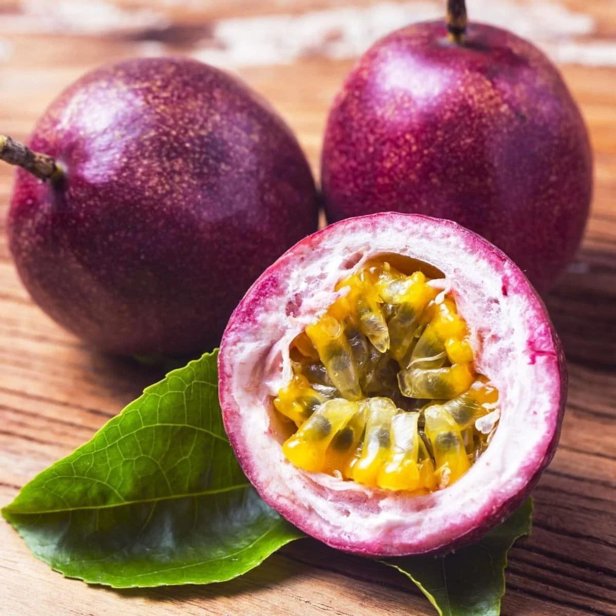 Passion Fruit Seeds - 50pcs Purple-Skinned Variety - Passiflora edulis - Ideal for Home Gardens & Greenhouses
