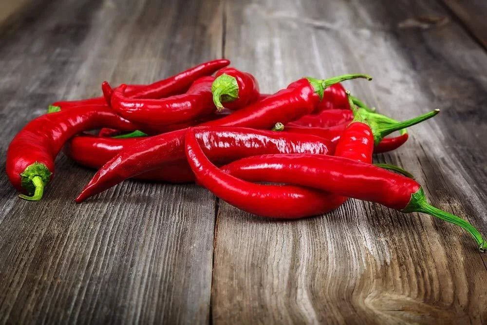 Red Hot Thai Pepper Seeds - 100+ Seeds - Spicy Cooking Pepper, Capsicum annuum - Ideal for Garden and Container Planting