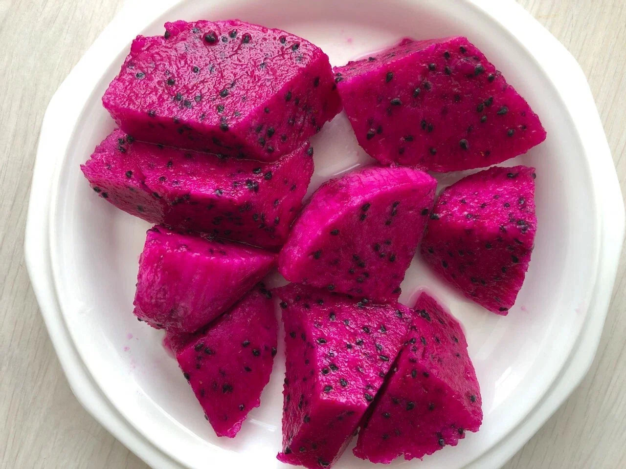 Red Dragon Fruit Cuttings 9-14" - Purple Haze - Hylocereus undatus - Premium 2-Pack for Home Gardens and Container Planting