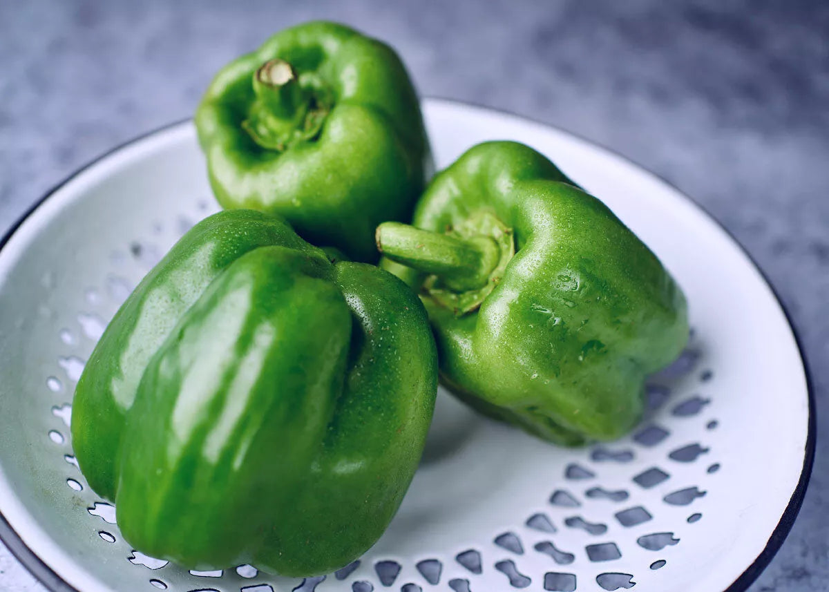Sweet Pepper Seeds 50+ Count Emerald Giant Capsicum Annuum Non-GMO Heirloom Vegetable Seeds for Home Garden
